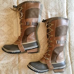 NWOT Sorel Conquest Carly in British Tan SZ 8
